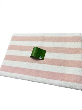 kate spade New York Pink and White Striped Bath Rug soft and absorbent 21X34 in